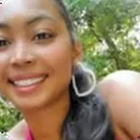 IMAGEN: prenda terminada 3 de 3 — foto real de una bikini tejida, se recorta en círculo