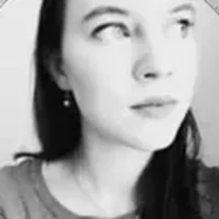 IMAGEN: face of the person signing review 2 of 5 — cropped to a circle